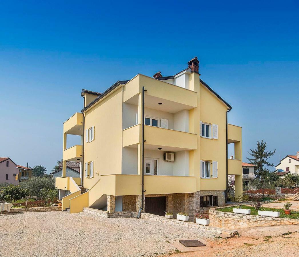 Apartments Goltes Lovrečica Exterior foto